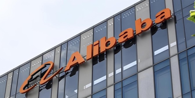 多评助手：中美AI竞争加剧，中国模型已具备全球影响力与成本优势