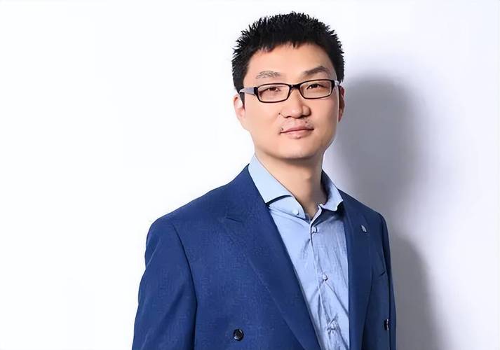 多成团助手：黄峥，从电商巨头到科技务农的清醒亿万富翁