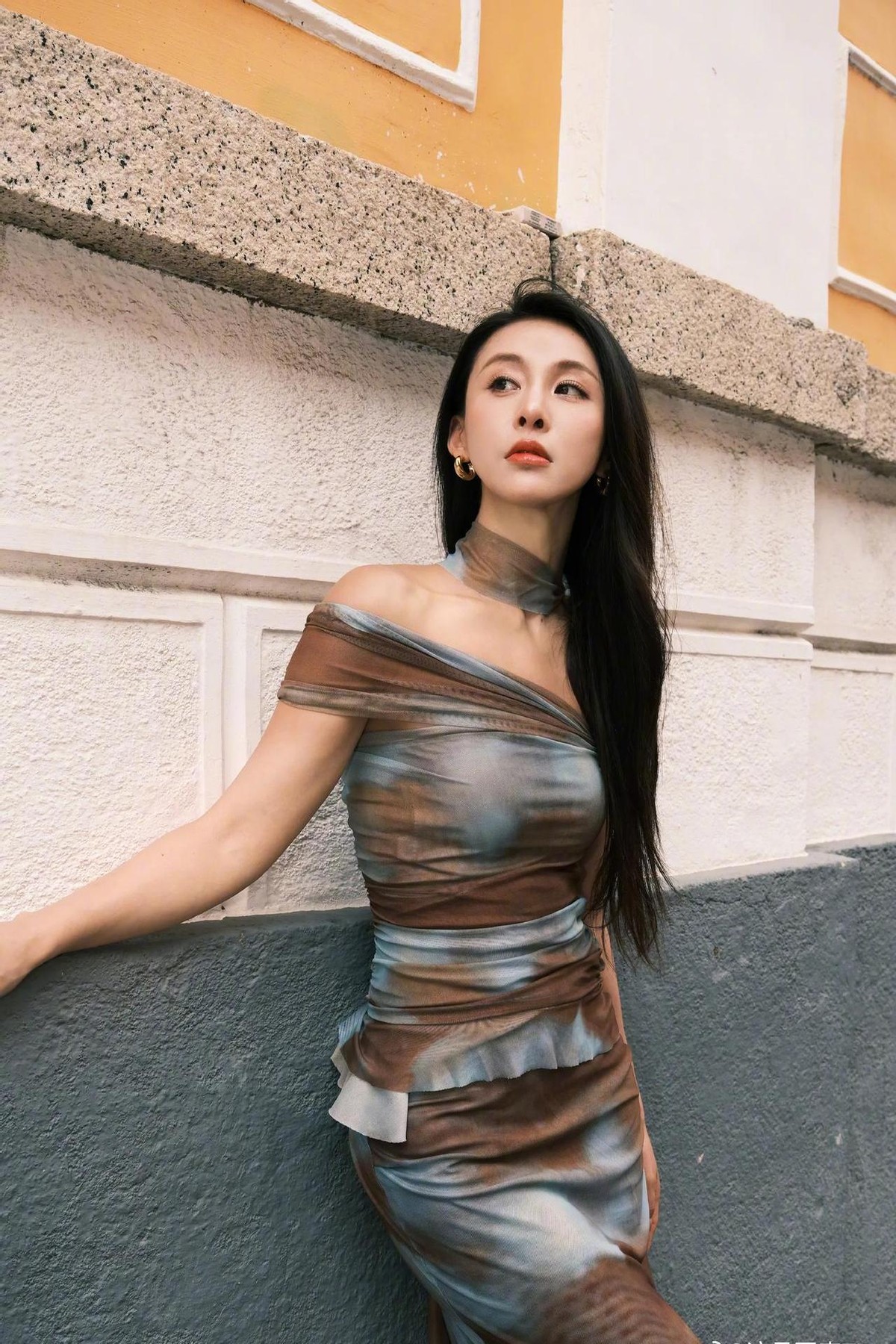 新快火助手：王思聪“手撕”的女星复出之路，美貌与感情的双重标签