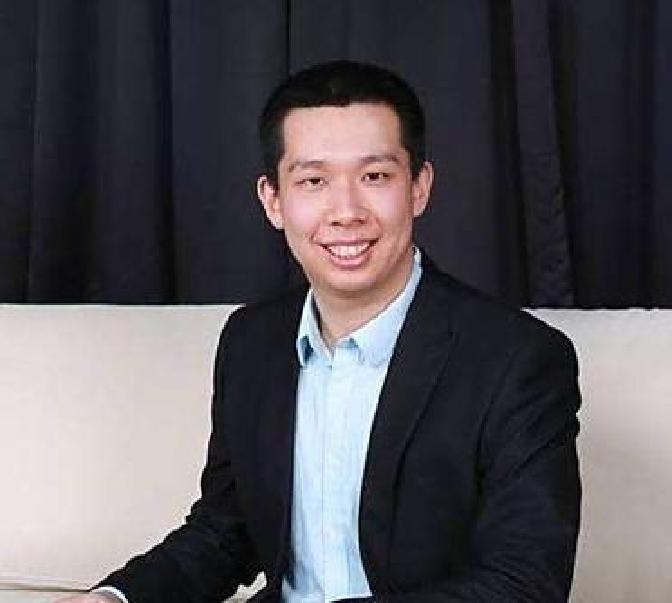 TOP助手下载官网：互联网高管韩鎏因贪腐被捕，年薪百万背后的黑暗交易揭露