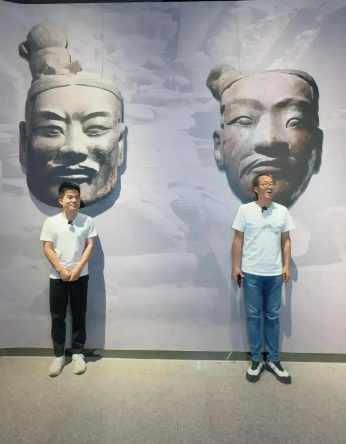 速评助手：三位文化大咖谈忠诚与理想，董宇辉的成长故事引发深思