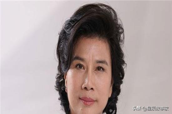 超单助手补单软件：董明珠，因原则与哥哥断绝关系，铁面无私成就百亿女企业家