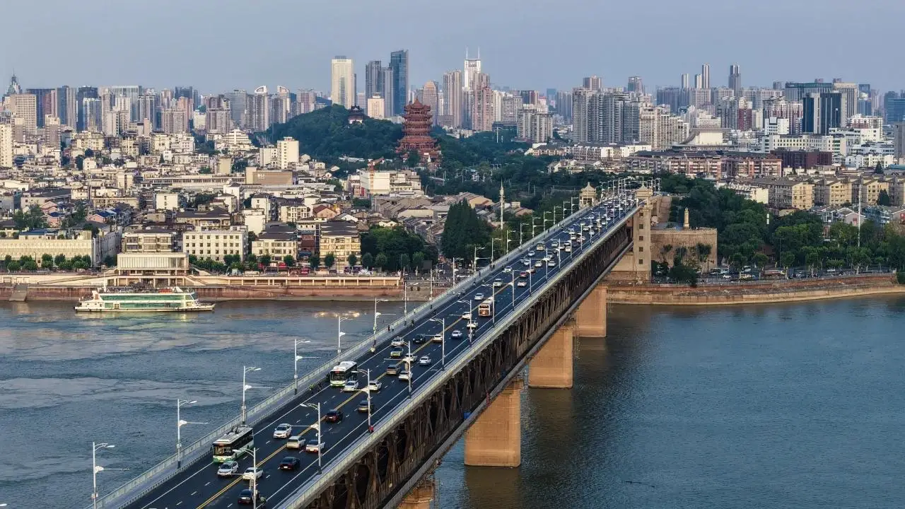 团粉助手：武汉2025年发展蓝图，科技创新与产业升级的全面突破