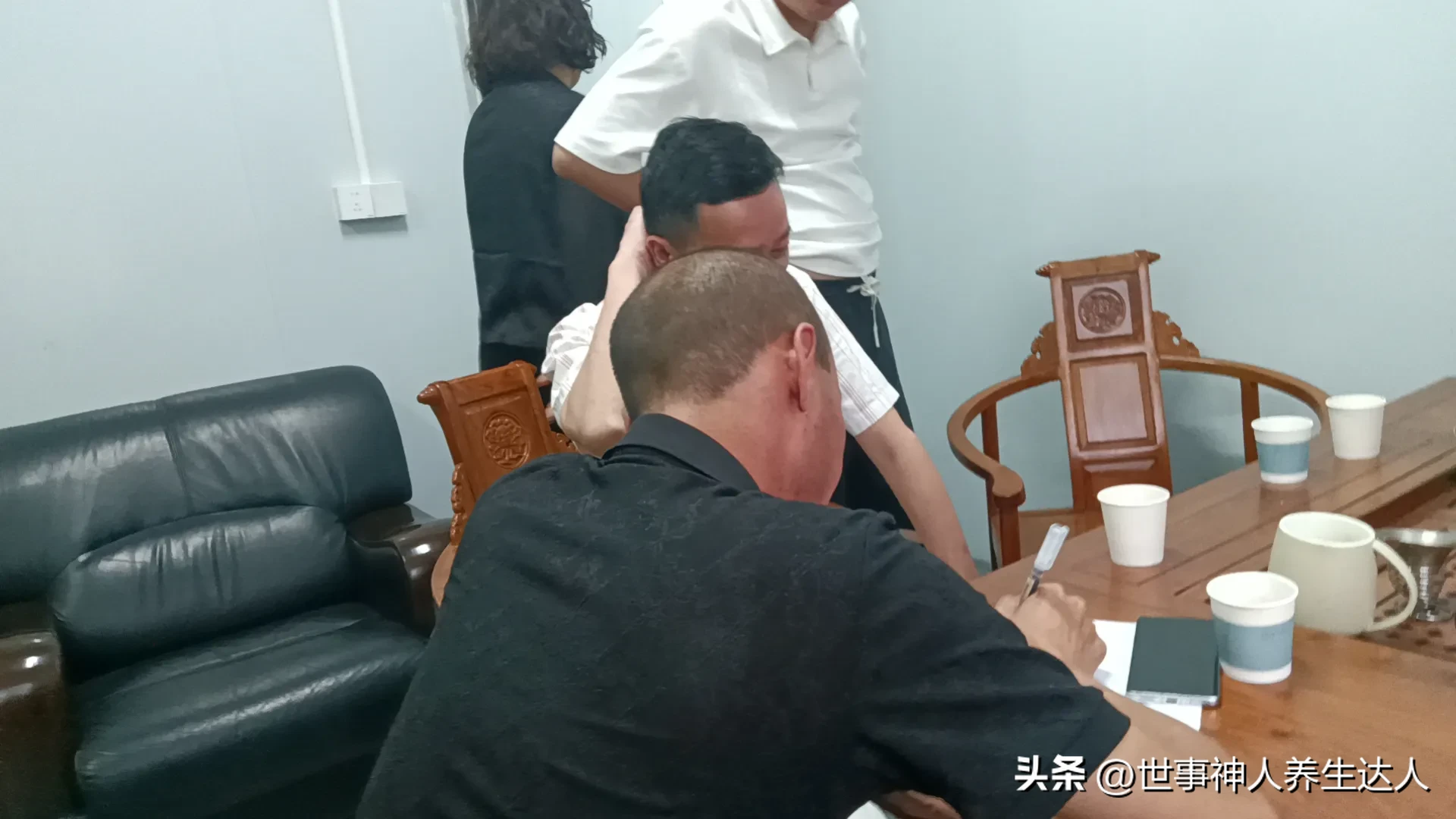 星评助手：从教育行业逆袭，普通人如何通过读书实现人生逆转与成功？