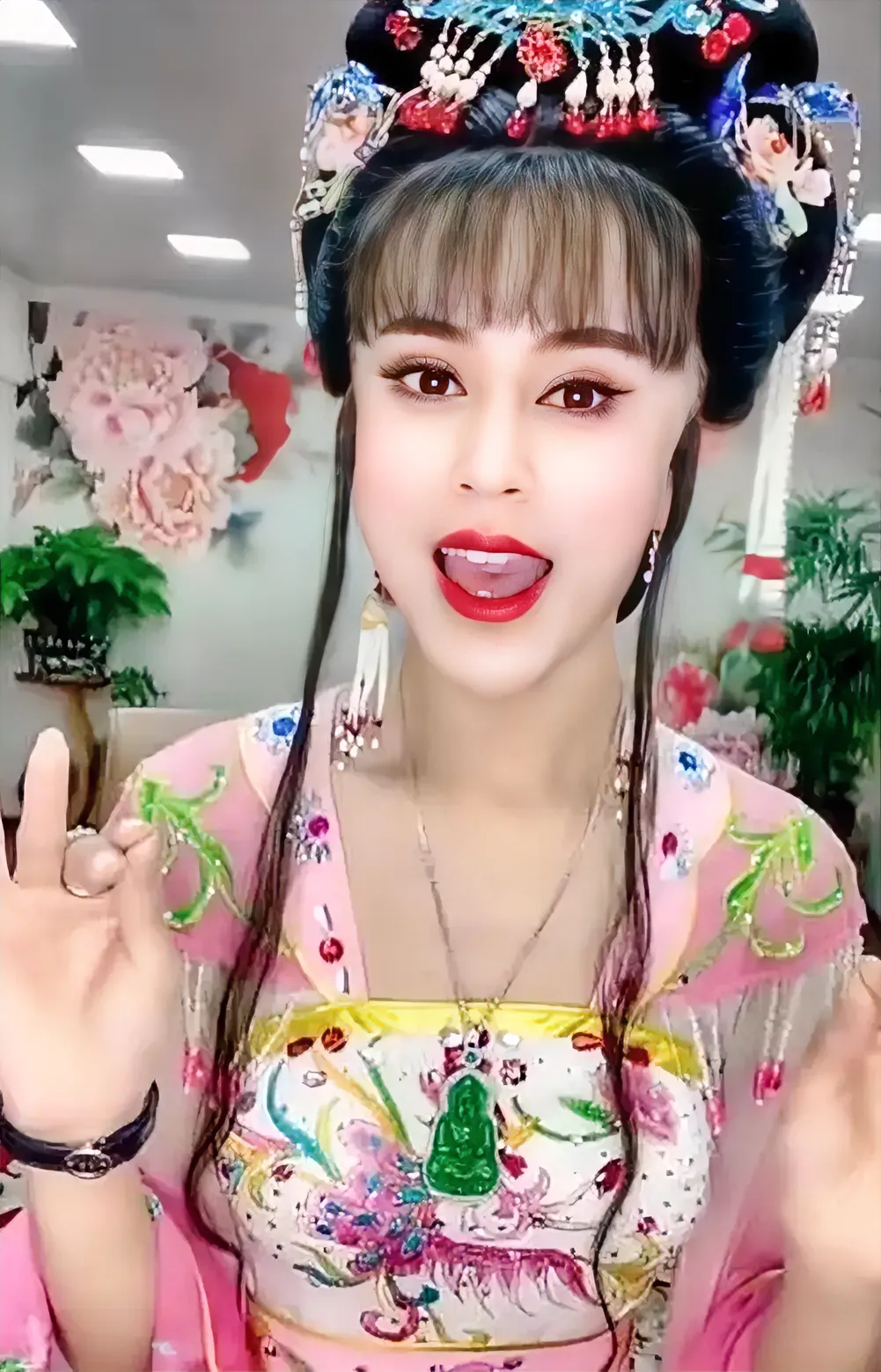 多评助手：豪车炫富的代价，罗大美悲剧揭示财富与安全感的深刻真相