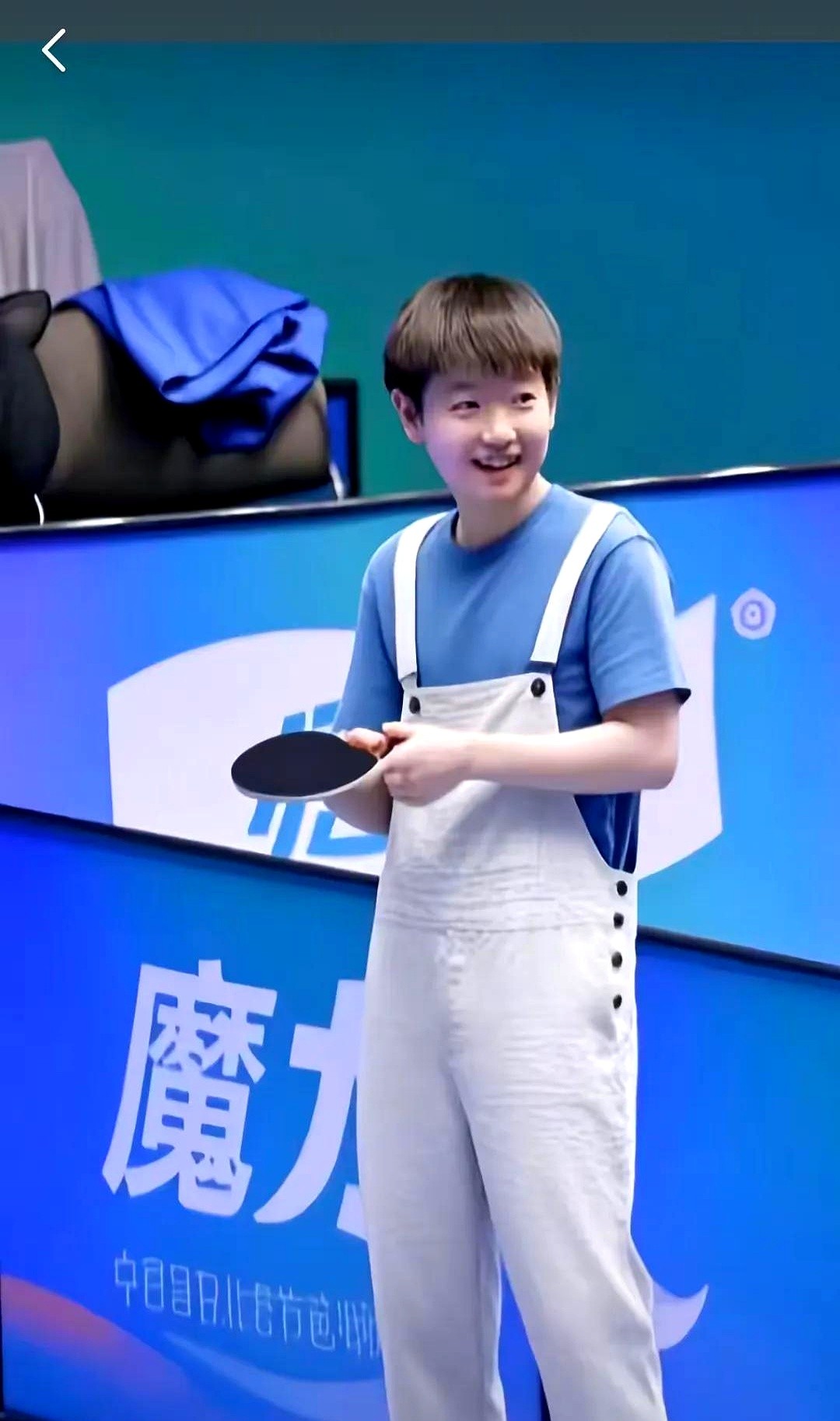 权重大师开团软件：莎莎直播失言引热议，网友疯狂解读“他也是我”的真相！