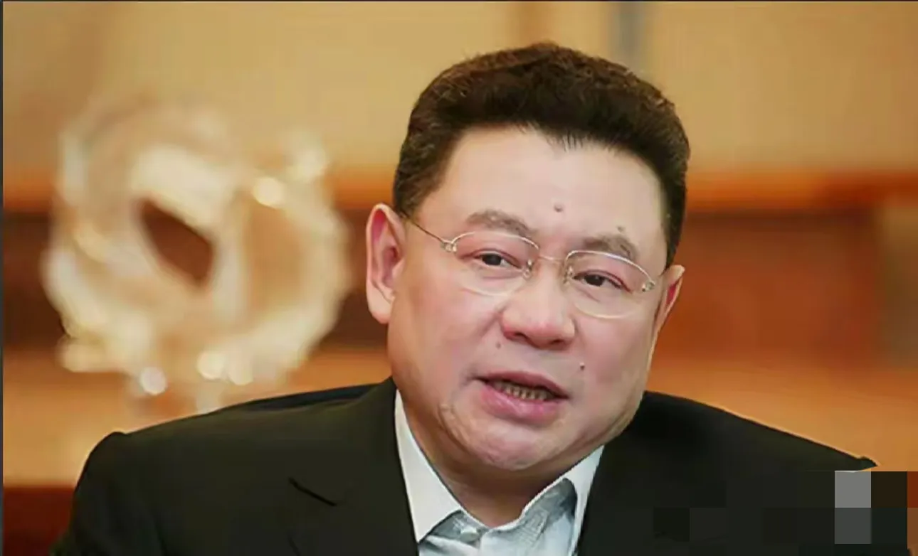 权重大师官网：刘銮雄与关之琳的旧情重燃，娱乐圈内外的惊天交易揭秘