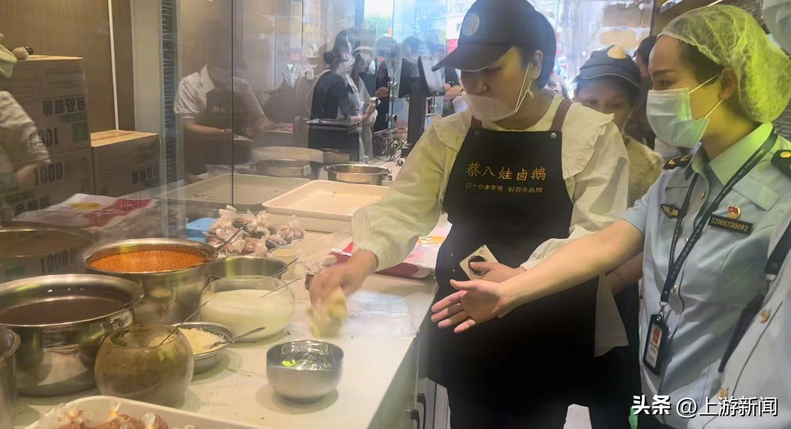 畅销助手：荣昌卤鹅店突击检查，保障消费者舌尖上的安全与卫生