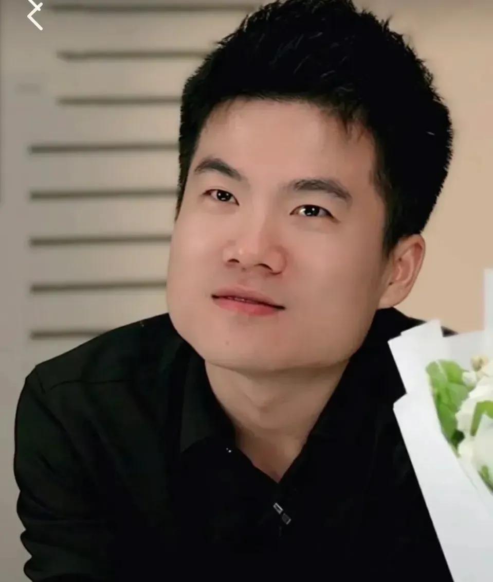番茄助手小号：易中天与俞敏洪、董宇辉的幽默历史对话，笑声中的智慧