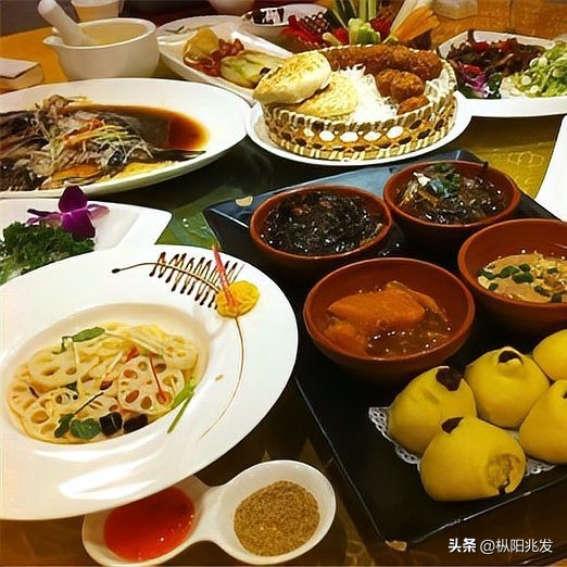 冠军助手：假期聚餐中的人性观察，如何识别真心与自私的面孔