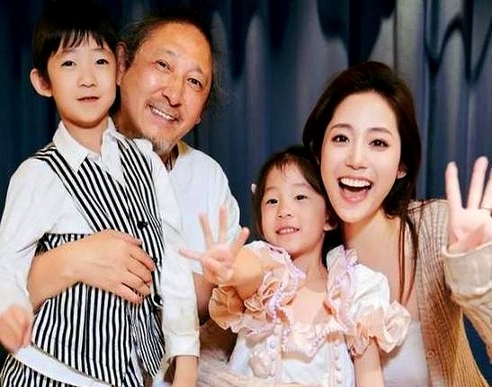 小Q助手软件下载：直播带货陷入困境，她如何逆袭翻身？
