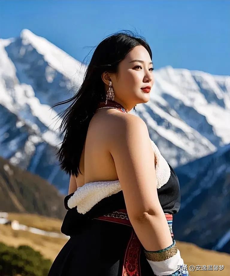 权重大师：董宇辉提问新东方员工，低谷时期你们都在哪里？俞敏洪的深情回应引发共鸣