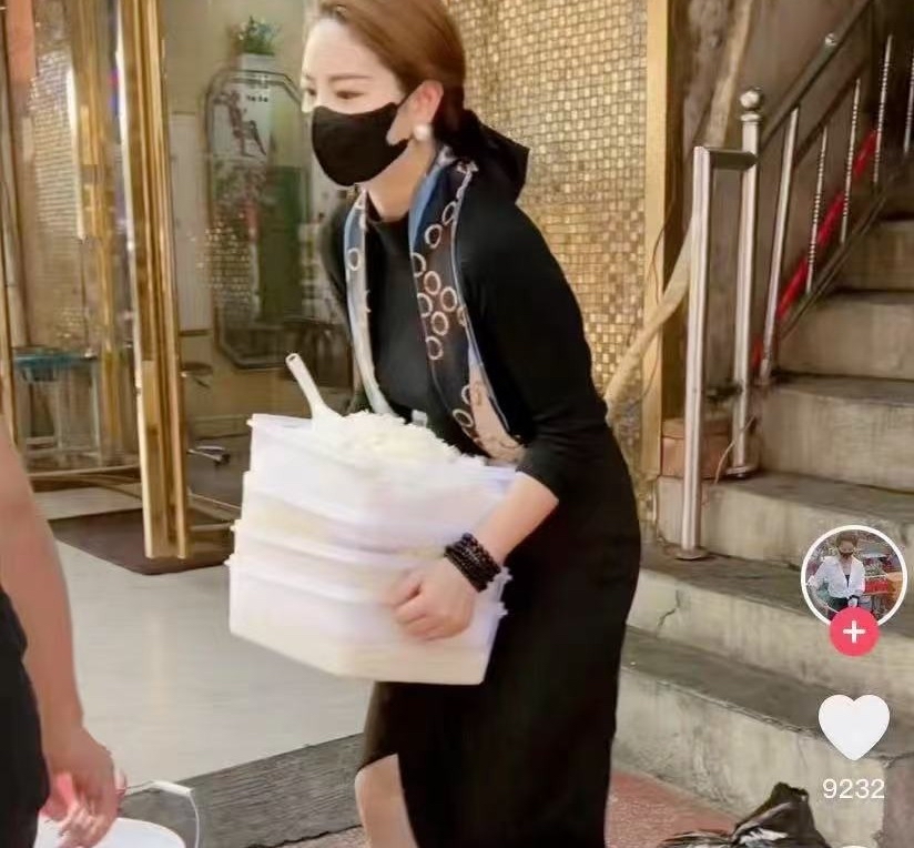 TK助手：东莞“炒粉姐”，28元一碗的坚守与温暖，网友称值280元也不贵