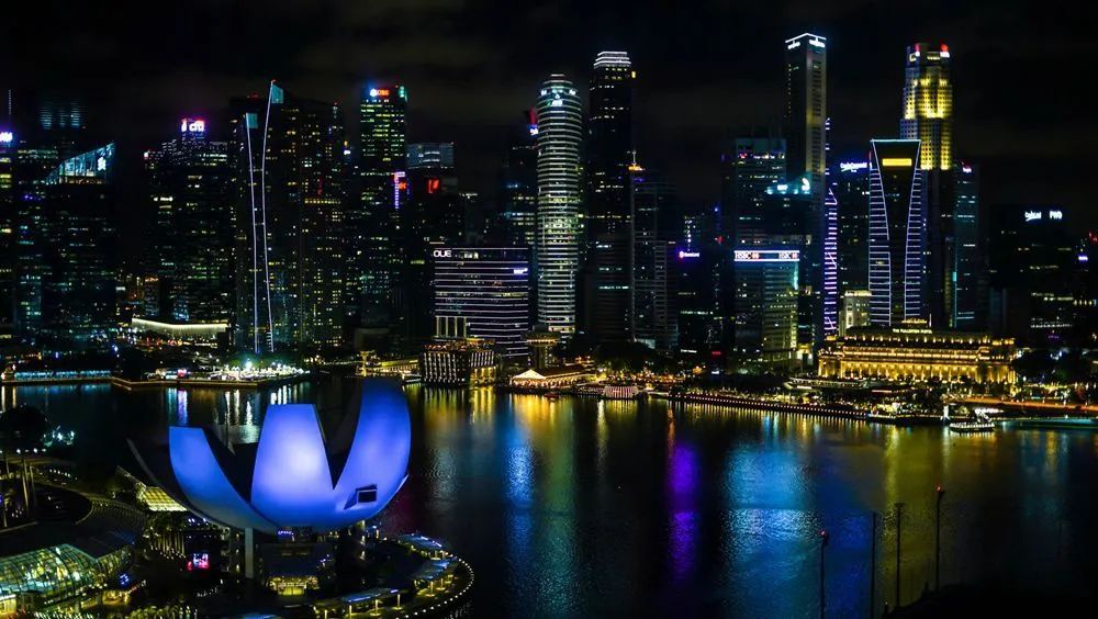 爆款助手入口：新加坡在中美博弈中的生存策略，港口与金融的危机感