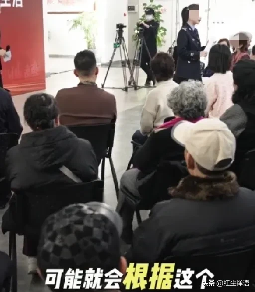 超评助手网站：微信朋友圈发哪些信息会泄露个人隐私？注意这些安全提醒！