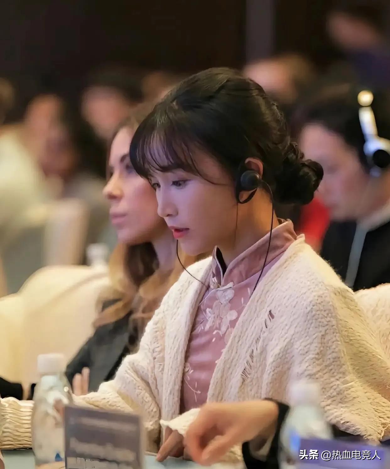 小Z助手：李子柒，真实容貌与视频形象的反差，内在美更值得关注