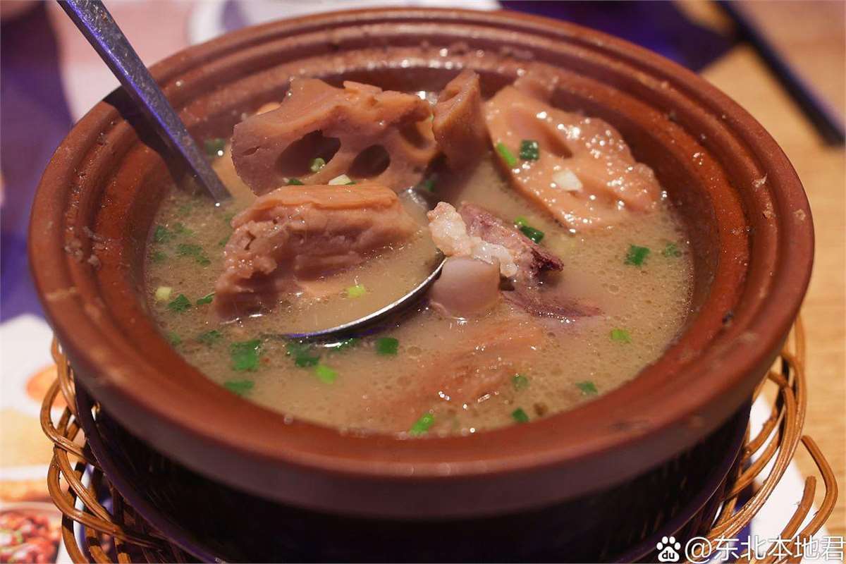 小评评助手靠谱吗：沈阳富士炖，探秘美味红烧排骨和鸡肉的温馨宝藏店