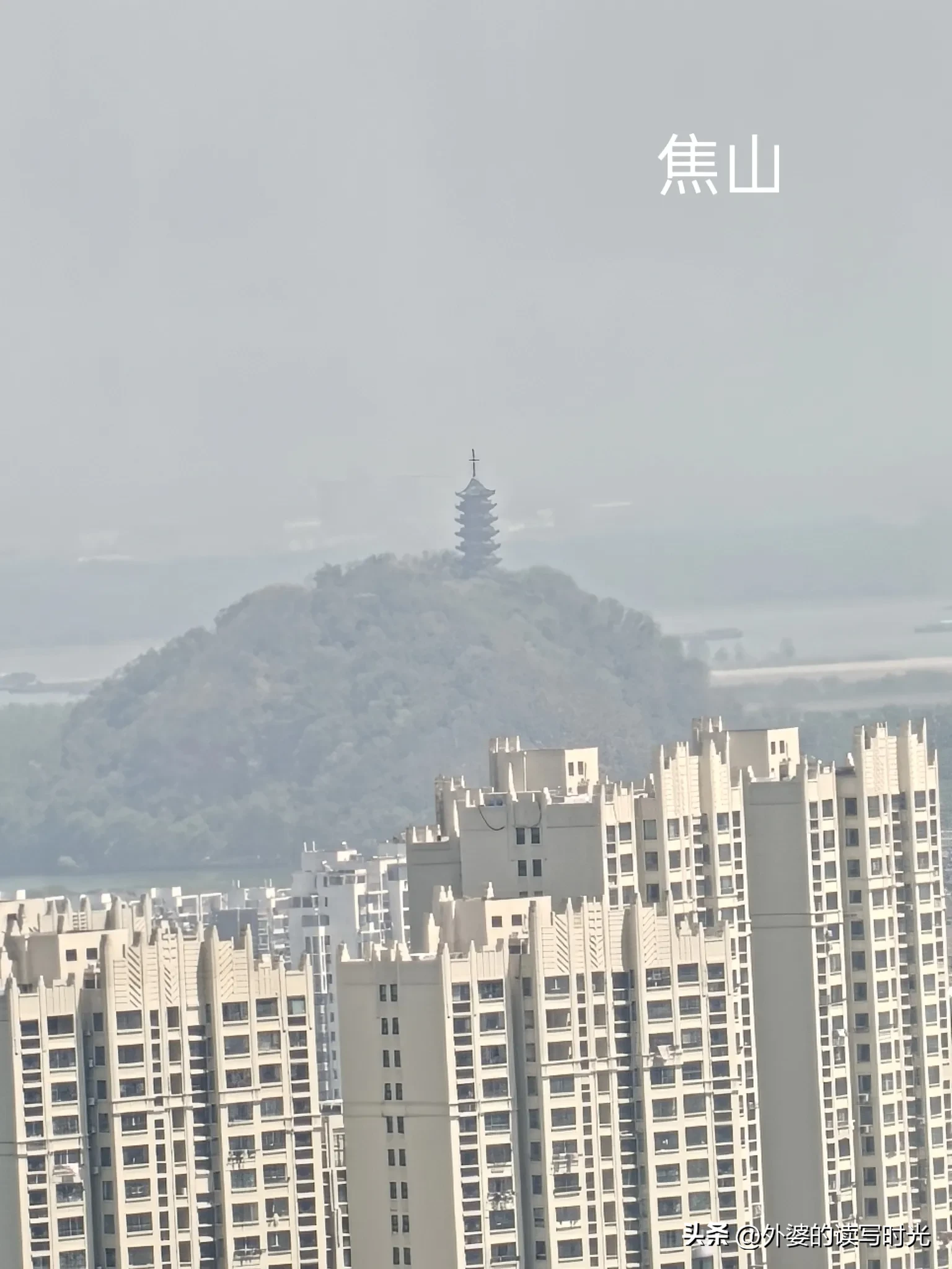 超评助手软件：在苏宁广场理发，感受长江美景与匠心传承的生活乐趣