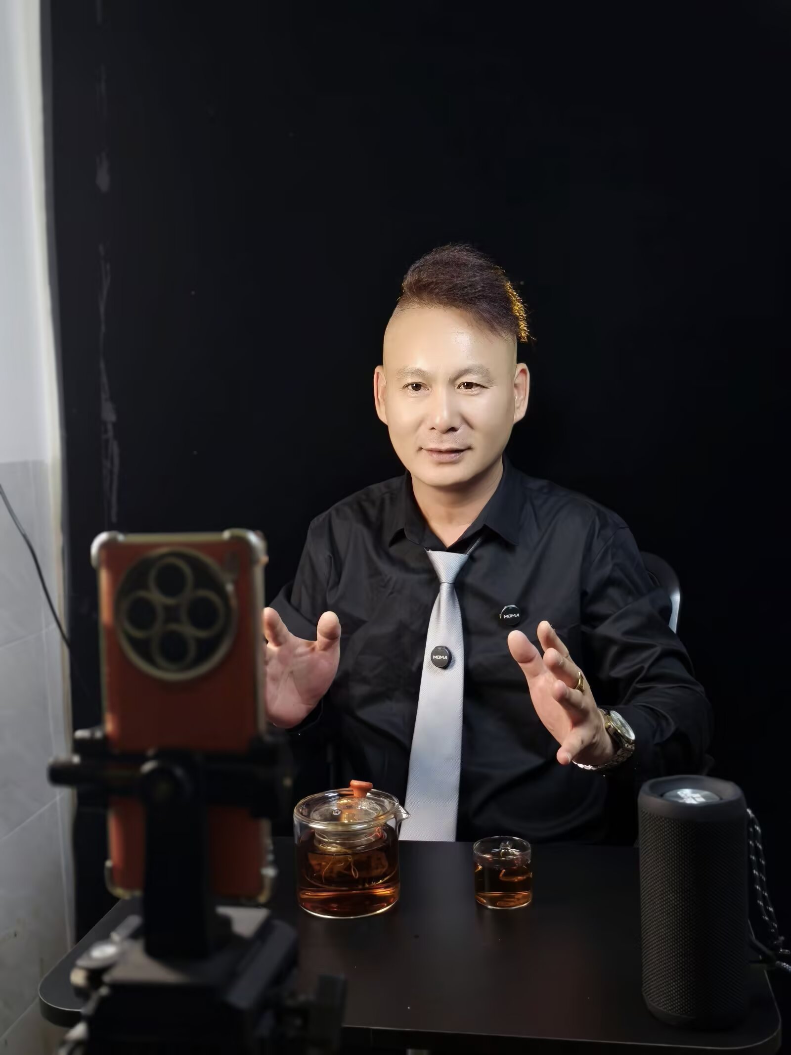 粉团助手：坚持与成长，明哥自媒体之路的粉丝增长故事