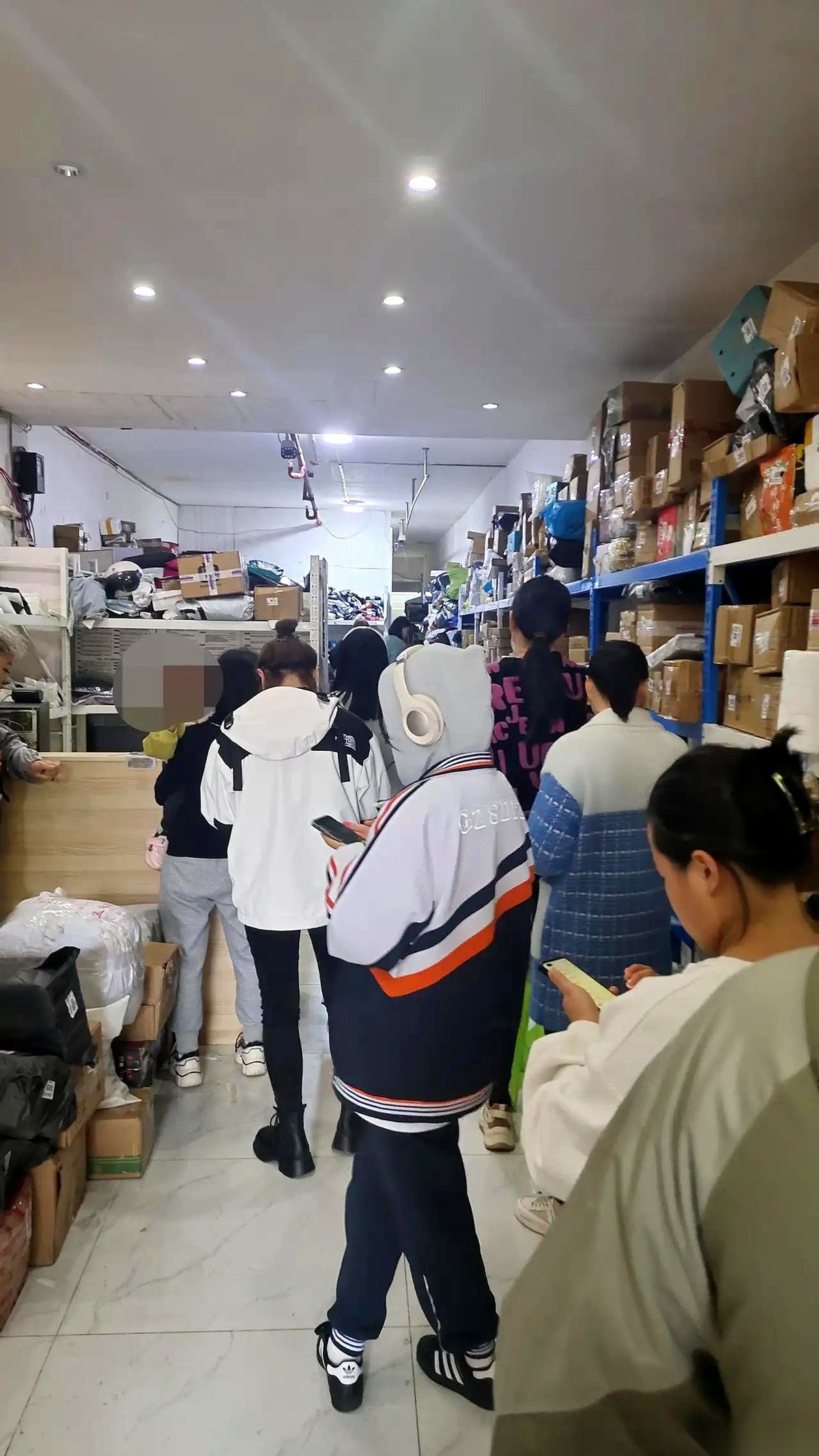 新快火助手：菜鸟驿站真相，低收入背后的“快递”生活与引流策略分析