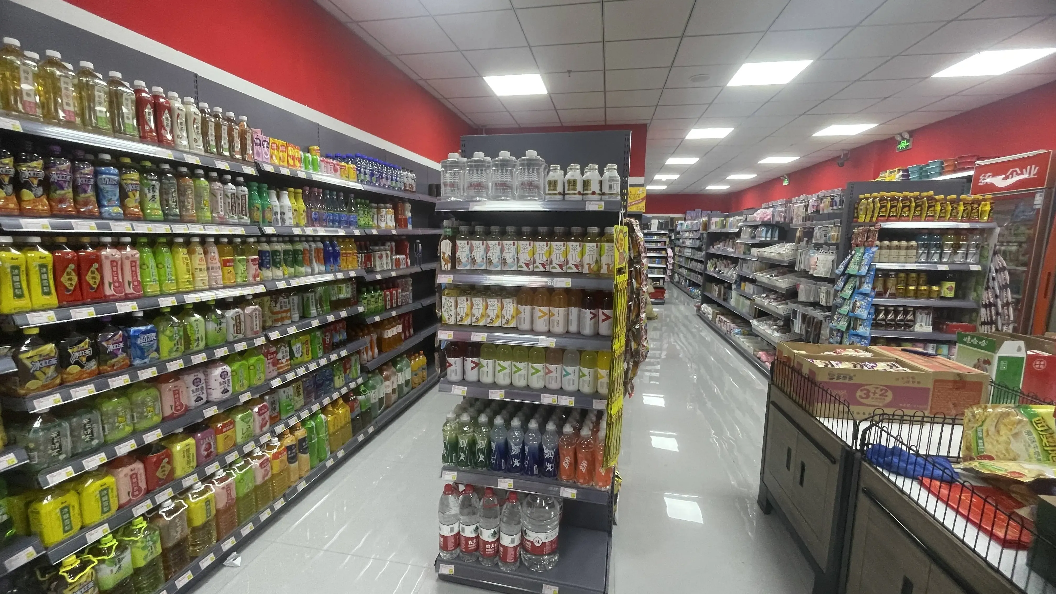 51助手小号：数字时代五金店的困境与转型，20年老板的生存策略与未来展望