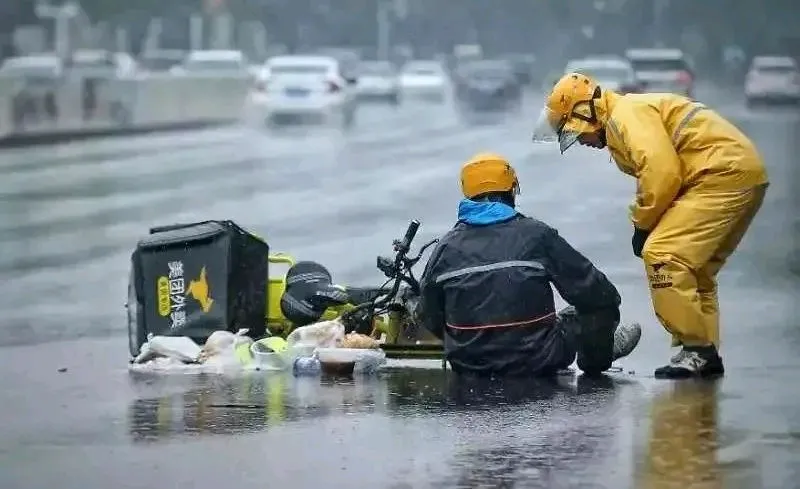超单助手靠谱吗：外卖骑手猝死背后的辛酸故事，谁来保障他们的基本权益？