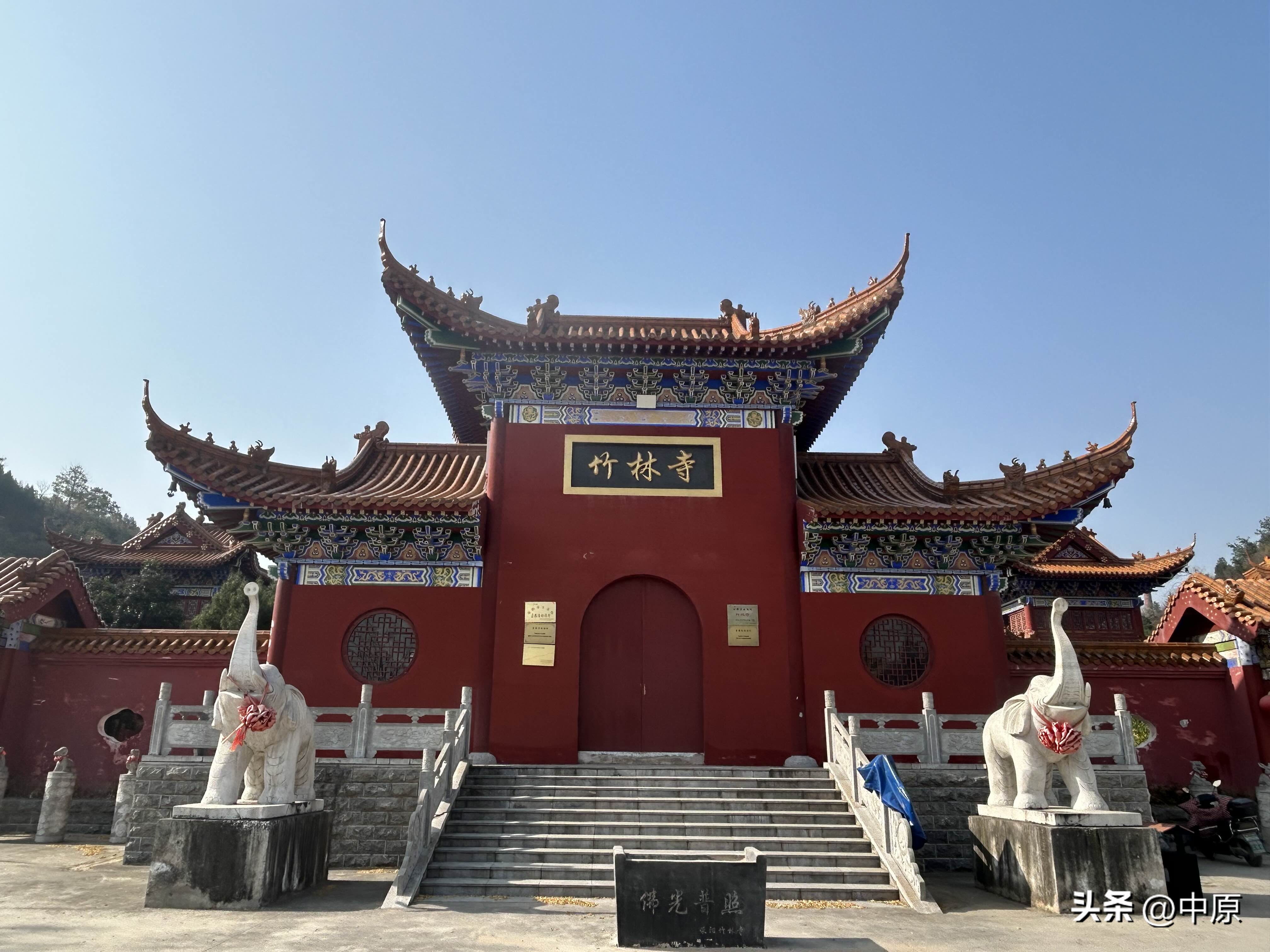 多宝助手：秋日探访竹林寺，感受千年古刹的宁静与灵动