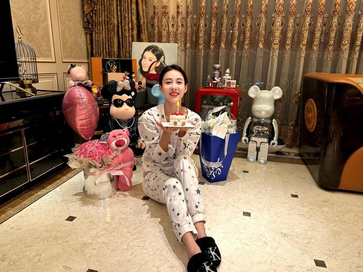 新快火助手：王思聪“手撕”的女星复出之路，美貌与感情的双重标签