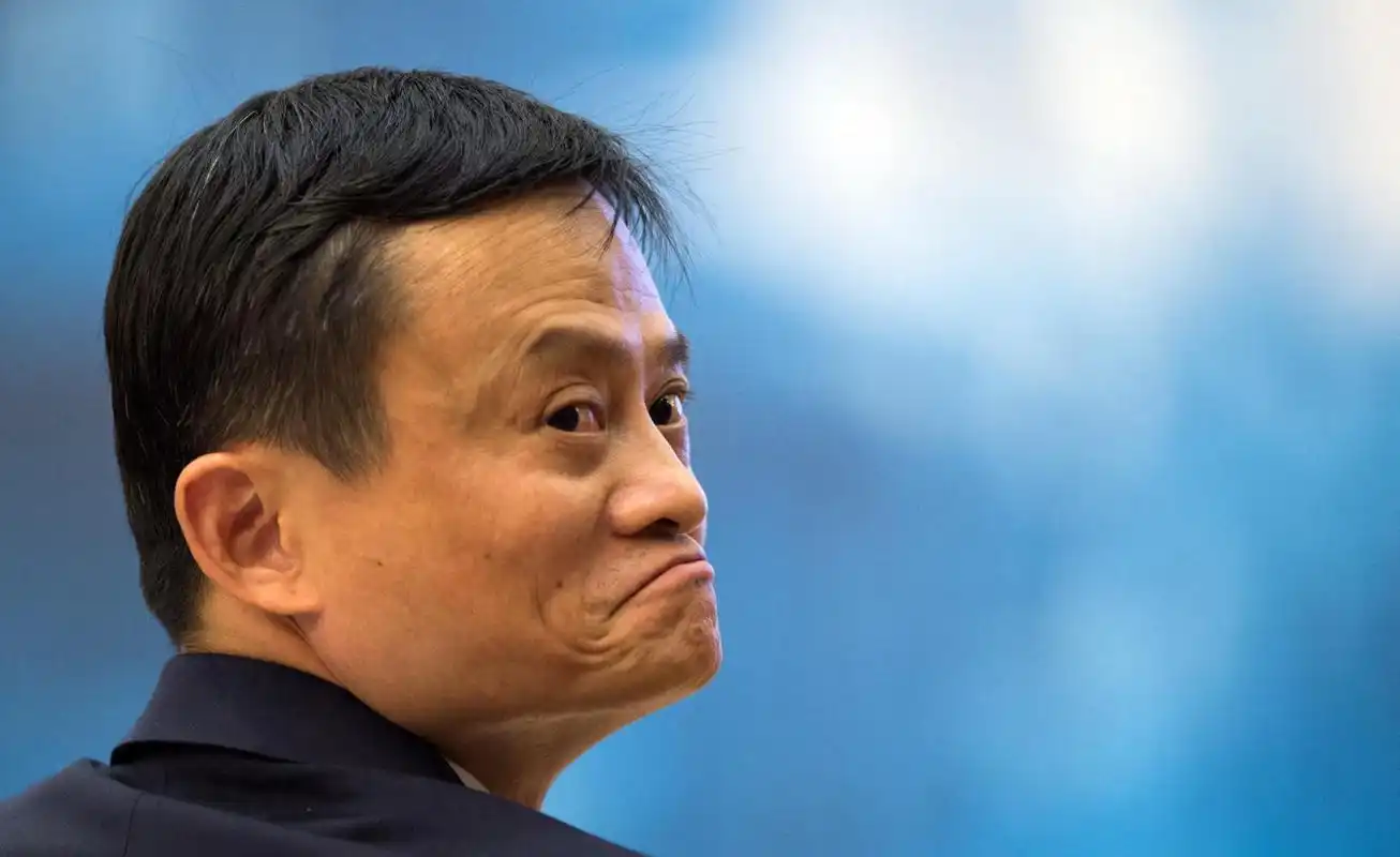 易评助手卡密：马云的传奇人生，从平凡少年到商业教父的逆袭之路