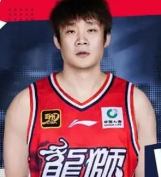 皮皮助手：三巨星加盟广州队，CBA新赛季引发热议与期待！