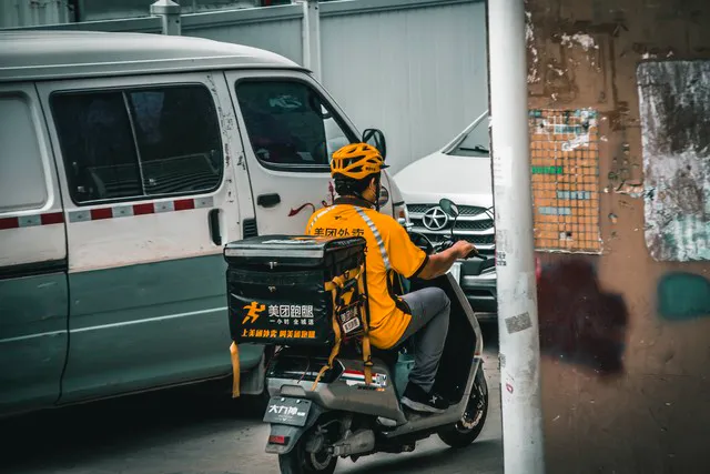 易评助手：灵活多样的兼职选择，外卖、网约车、家教等赚钱机会解析