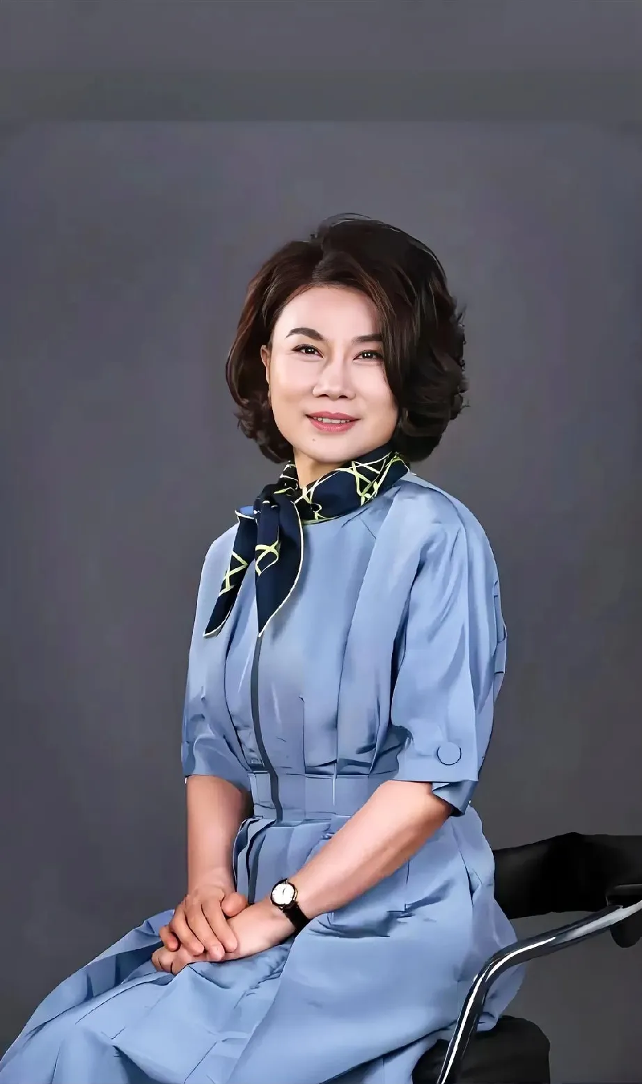 新小x助手：董明珠的逆袭之路，从单亲妈妈到商业女强人的血泪传奇