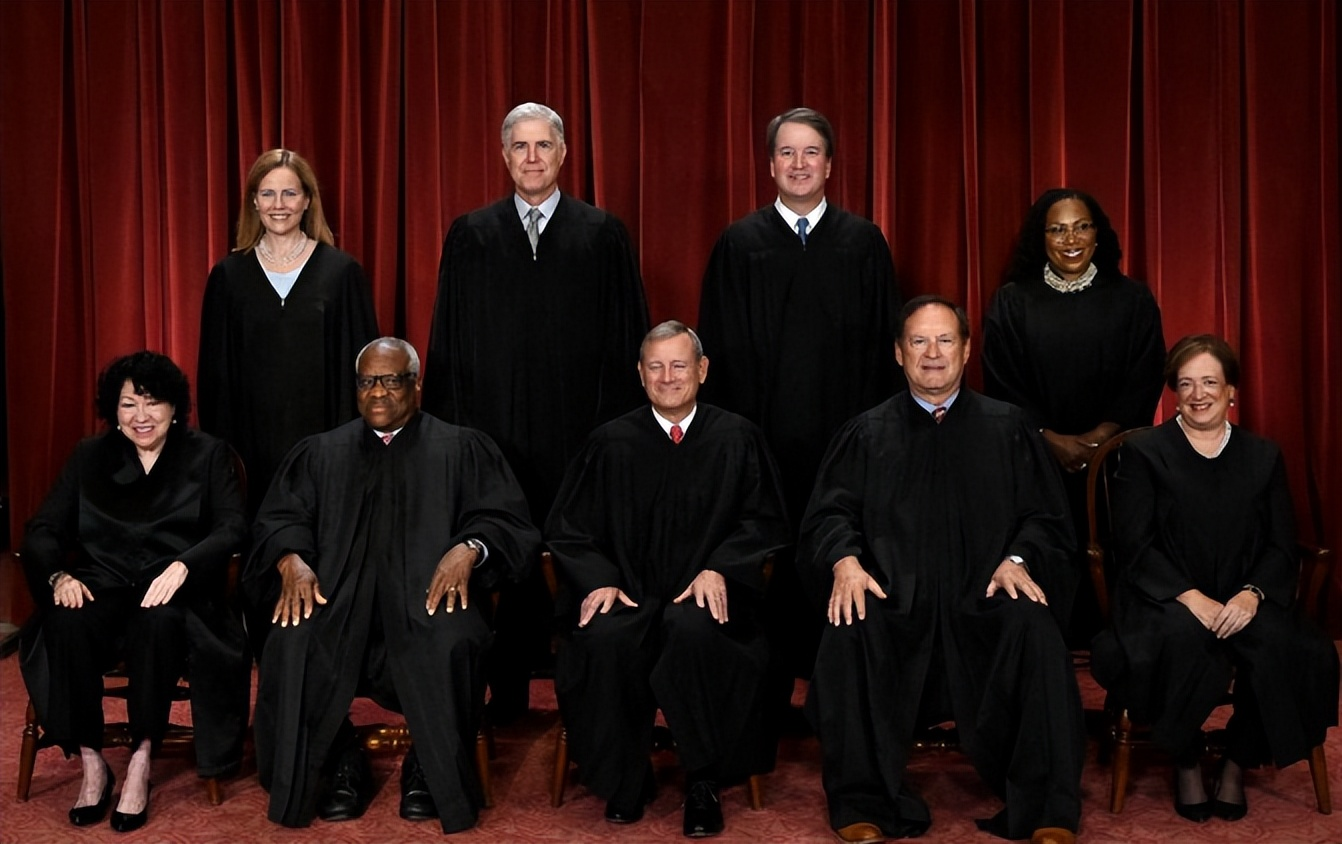 易评助手拼多多:特朗普贸易战宣言引发美国内部矛盾,关税政策或面临法律挑战助中国逆袭 易评助手拼多多:特朗普贸易战宣言引发美国内部矛盾,关税政策或面临法律挑战助中国逆袭