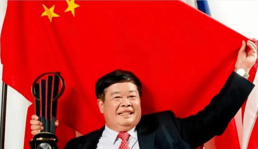 小评评助手官网：曹德旺怒斥法国高管，坚守中国企业尊严与底线！