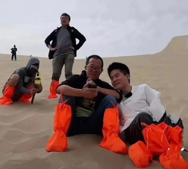 觉醒助手：董宇辉与易中天的对话，历史名将启示人生哲理