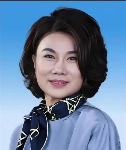 权重大师官网入口：董明珠的坚强，为何三十年不再婚与责任担当