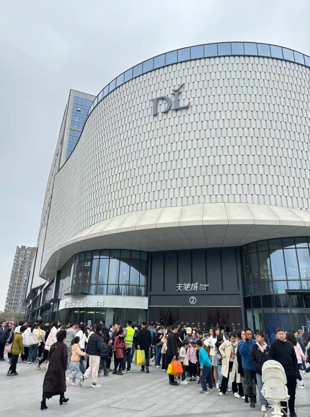 小G助手下载安装：胖东来，传递温暖与关怀的良心企业，值得每位消费者信赖与体验