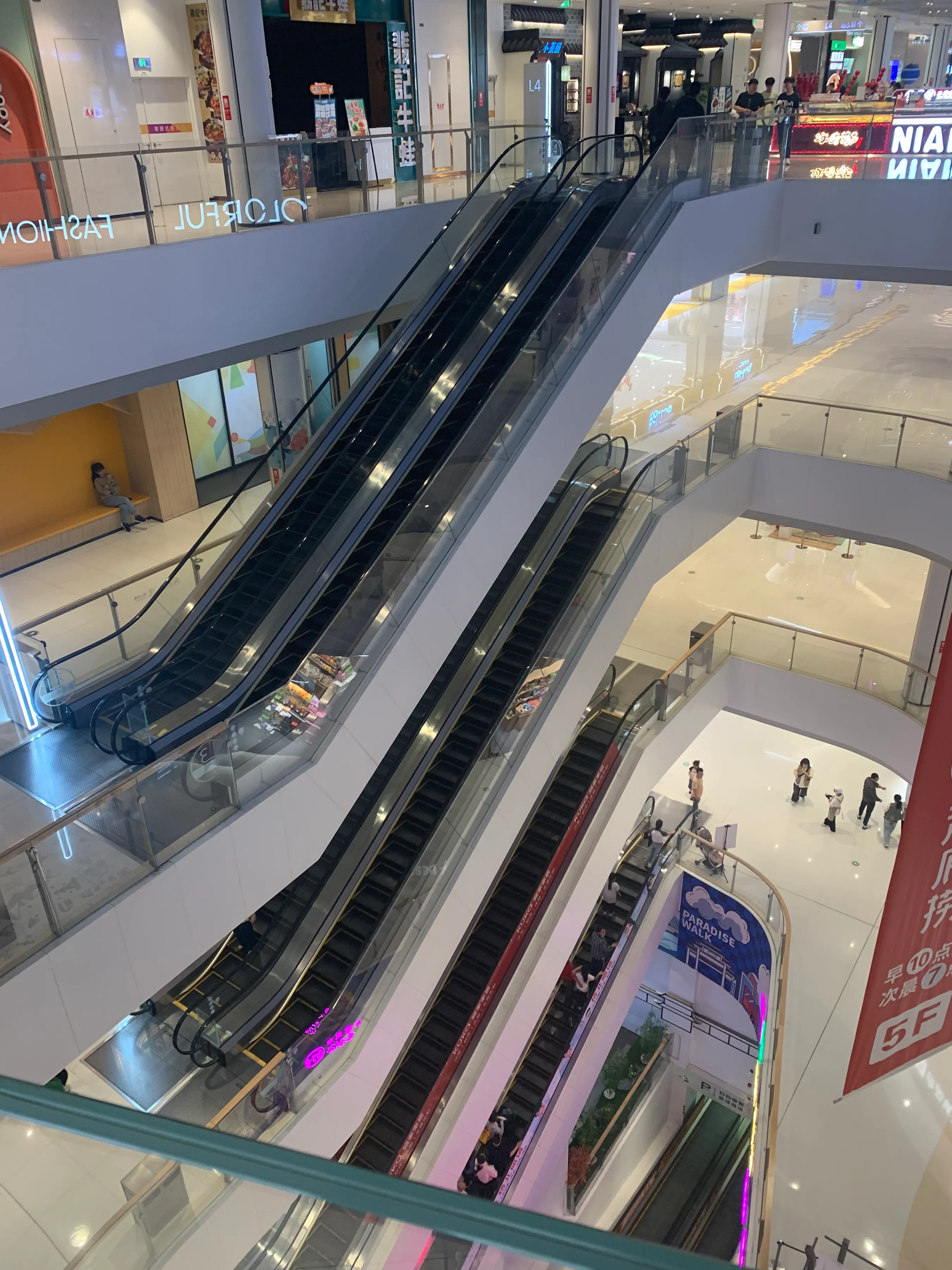 小Q助手邀请码：商场餐饮发展八大策略，提升用户体验与运营效率的关键要素