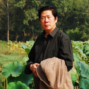 易评助手开团软件：资本家与企业家的区别，定义、职能及社会角色解析