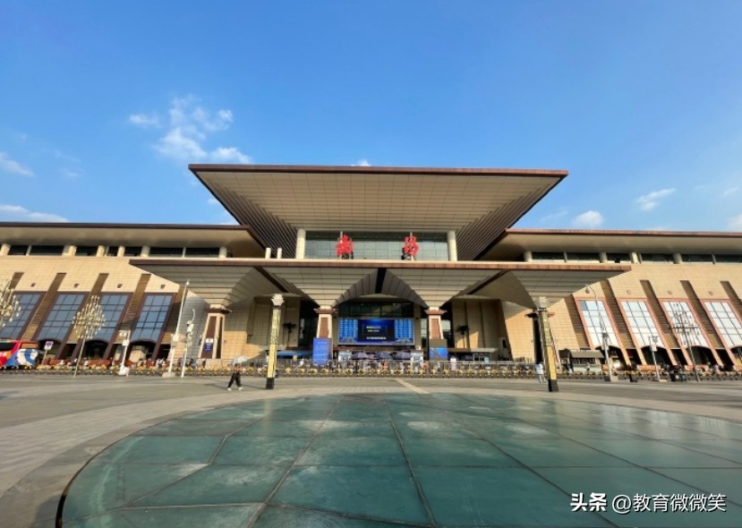 易评助手网站：武汉，中西部经济强市，科教文卫全面发展，大江大湖展现城市魅力