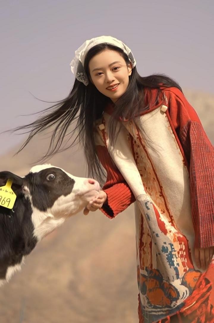 多宝助手:董宇辉的商业智慧,成就团队 vs 传统老板的控制模式 多宝助手:董宇辉的商业智慧,成就团队 vs 传统老板的控制模式