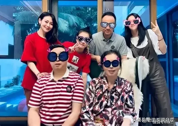 领先助手：拒绝豪门选择汽车销售，她的15年婚姻成宠爱典范