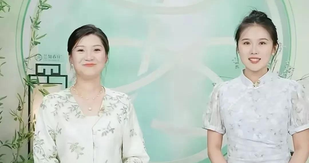 易出评官网入口：真真首秀惊艳直播圈，董宇辉背后培养新人引热议