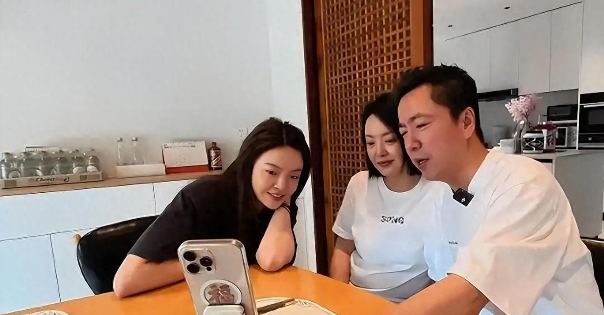 多多助手：王晓蓉，从豪门太太到直播电商女老板，情绪营销引发80万粉丝关注