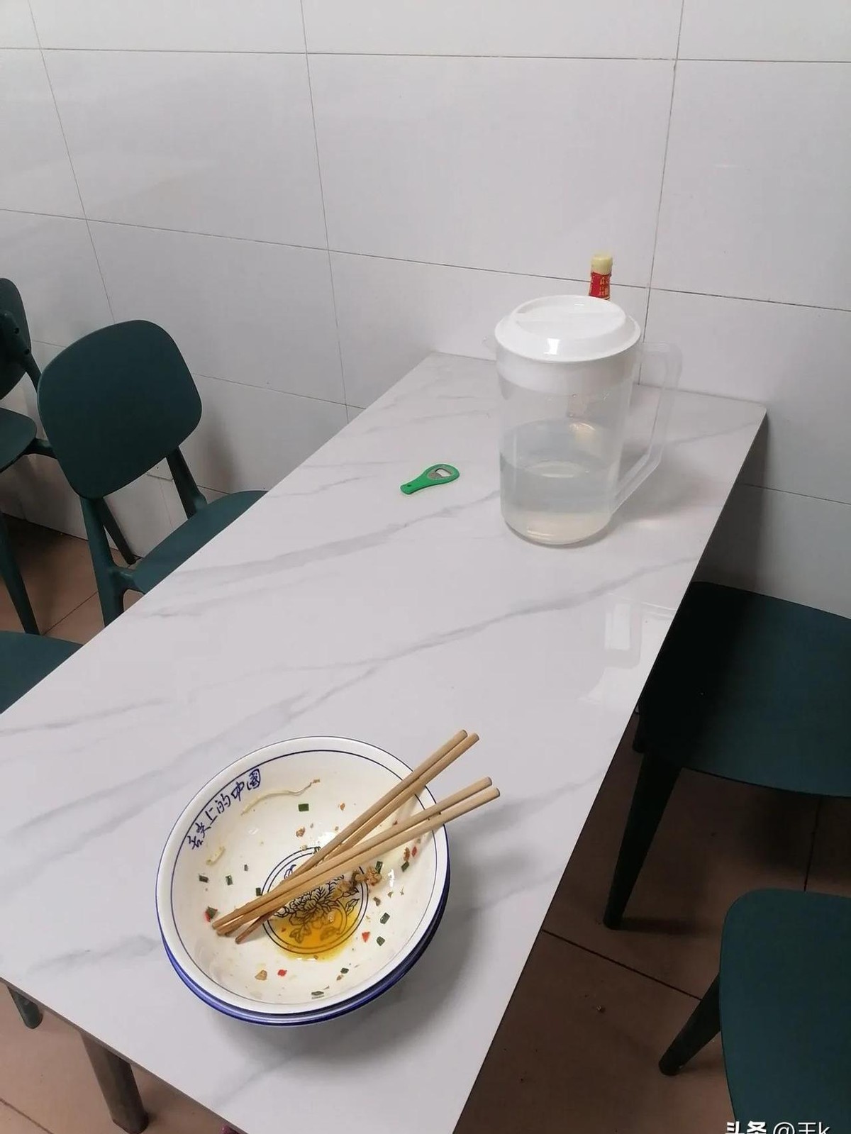 易评助手官网：餐饮经营中的五大风险与避免策略，助你少走弯路