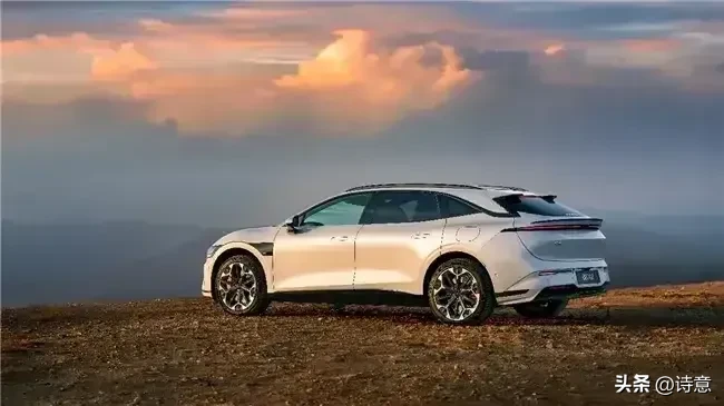 优选助手：极氪007GT，搭载宁德时代电池的高端纯电轿车，续航与安全双重保障