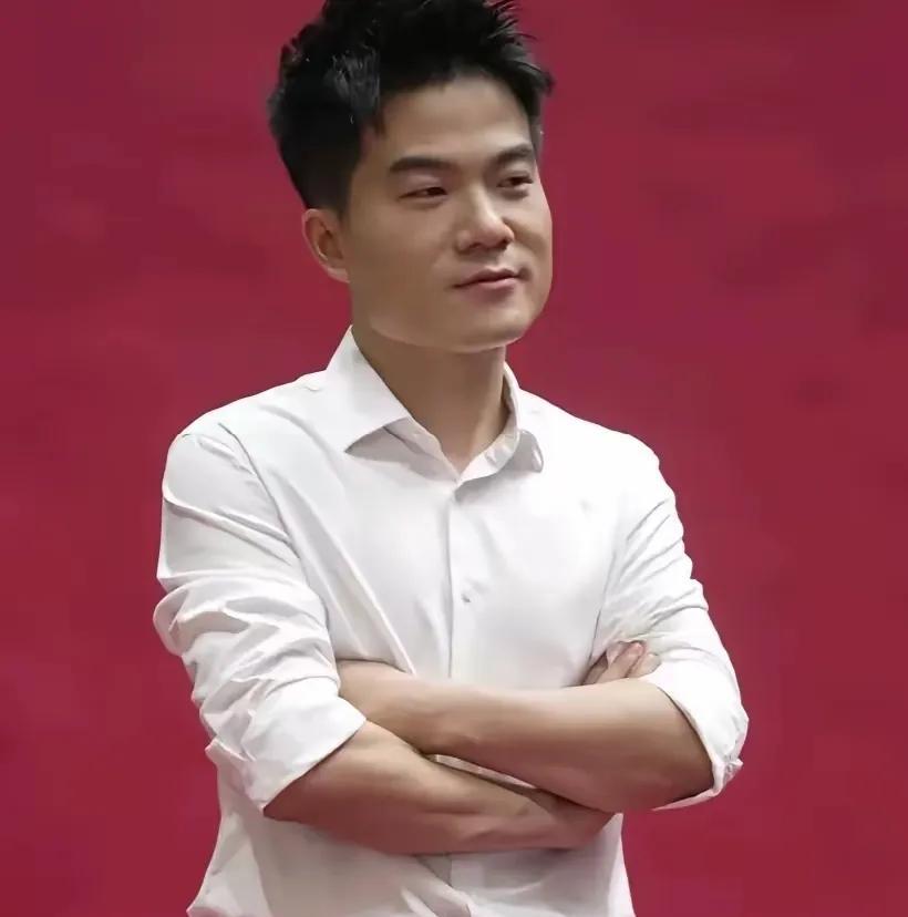 大牛助手：职场妈妈潇潇无畏支持董宇辉，情义让事业焕发新生