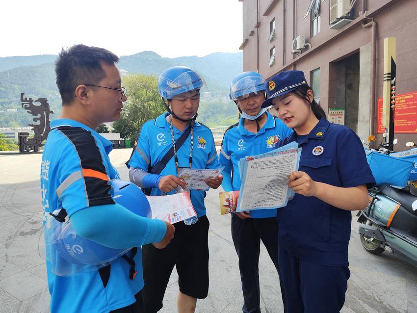 爆款助手小号：外卖骑手接受消防安全培训，筑牢城市防火“安全网”