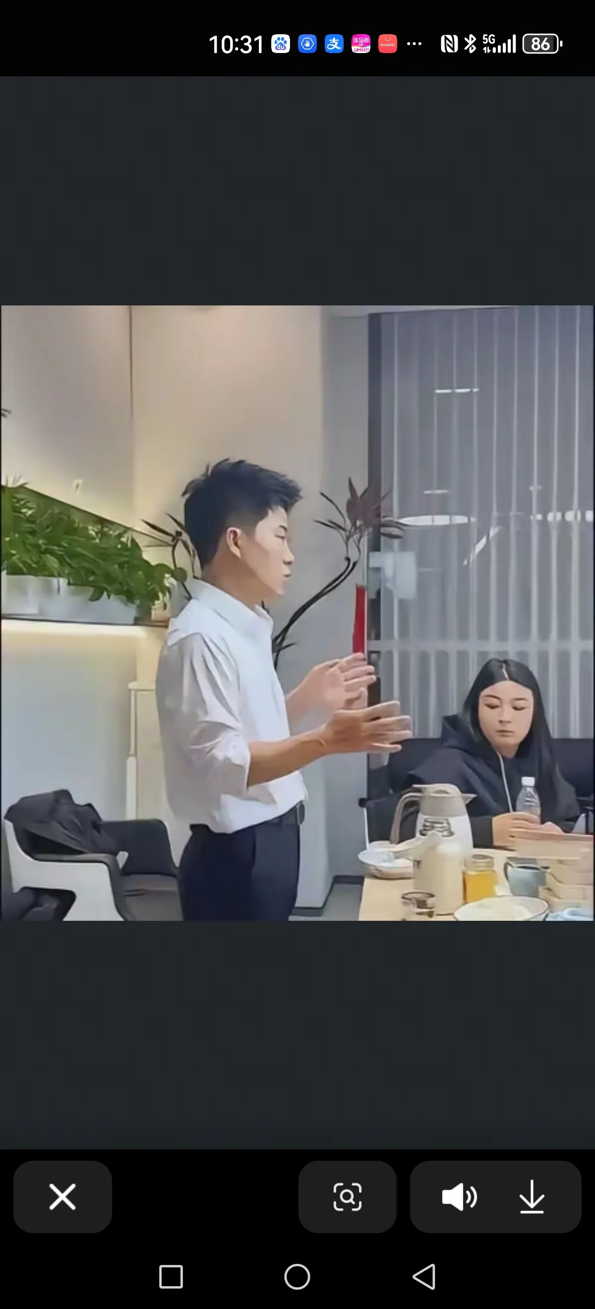 多多权重：方成林，董宇辉的得力助手与粉丝心目中的“女神”