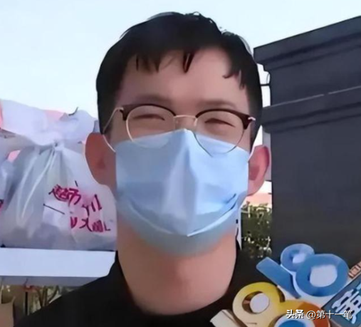权重大师：外卖被盗引发的邻里纠纷，一场辣蛋挞的法律风波